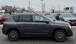 2015 Jeep Compass 4WD 4dr High Altitude / 2 sets of tires
