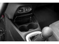 2018 Toyota Yaris 5dr LE Auto Interior Shot 7