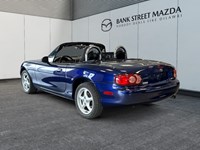 2004 Mazda MX-5 Miata 2dr Conv GS Manual