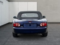 2004 Mazda MX-5 Miata 2dr Conv GS Manual