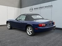 2004 Mazda MX-5 Miata 2dr Conv GS Manual
