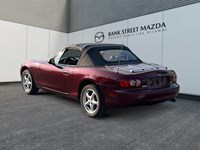 2003 Mazda MX-5 Miata 2dr Conv Manual