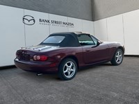 2003 Mazda MX-5 Miata 2dr Conv Manual