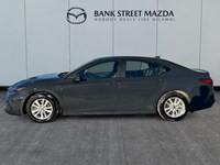 2025 Toyota Camry SE Hybrid - One Owner - Clean CarFax