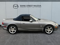 2003 Mazda MX-5 Miata 2dr Conv Manual