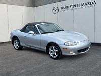 2002 Mazda MX-5 Miata Auto - Inc. 2 Year / 40,000 KM Powertrain Warranty