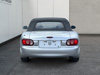 2002 Mazda MX-5 Miata Auto - Inc. 2 Year / 40,000 KM Powertrain Warranty