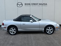 2002 Mazda MX-5 Miata Auto - Inc. 2 Year / 40,000 KM Powertrain Warranty