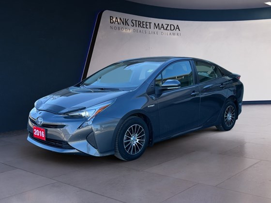 2016 Toyota Prius Base