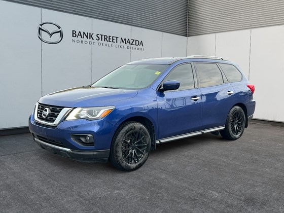 2018 Nissan Pathfinder Midnight Edition