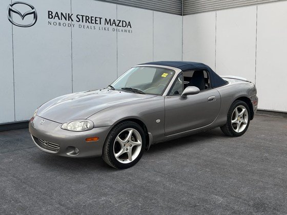 2003 Mazda MX-5 Miata SE (M6)