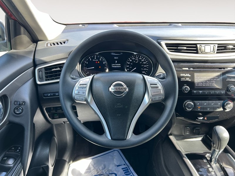 2015 Nissan Rogue FWD 4dr SV