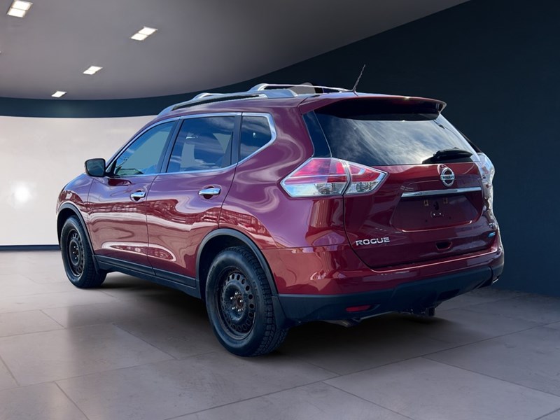 2015 Nissan Rogue FWD 4dr SV