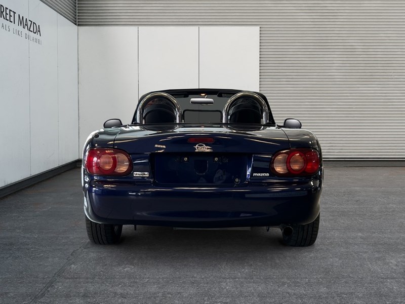 2004 Mazda MX-5 Miata 2dr Conv GS Manual
