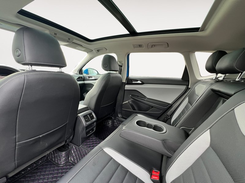 2022 Volkswagen Taos Highline 4MOTION