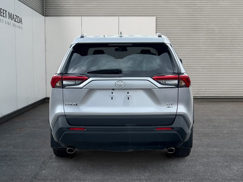 2021 Toyota RAV4 XLE AWD