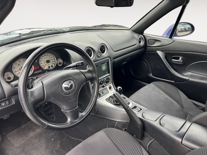 2004 Mazda MX-5 Miata 2dr Conv GS Manual