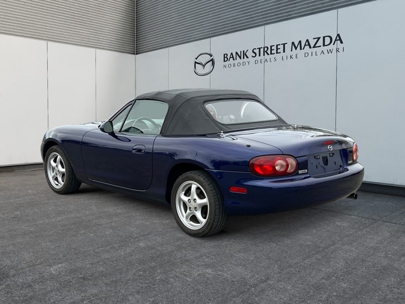 2004 Mazda MX-5 Miata 2dr Conv GS Manual