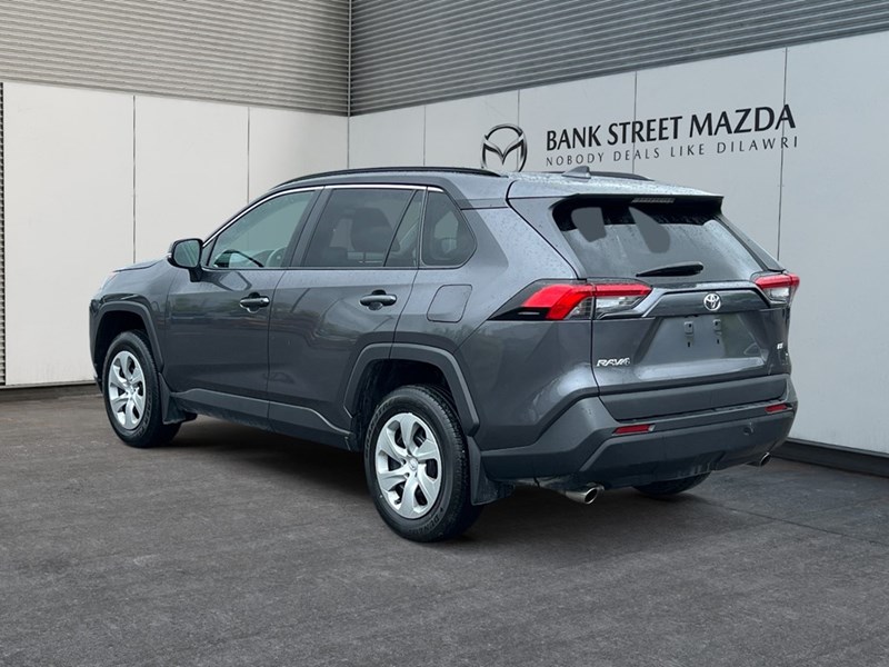 2021 Toyota RAV4 LE FWD