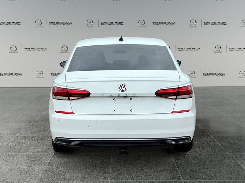 2020 Volkswagen Passat Highline Auto