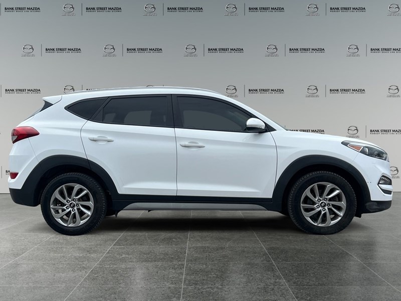 2017 Hyundai Tucson AWD 4dr 2.0L Premium