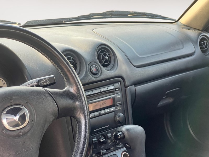 2003 Mazda MX-5 Miata 2dr Conv Auto
