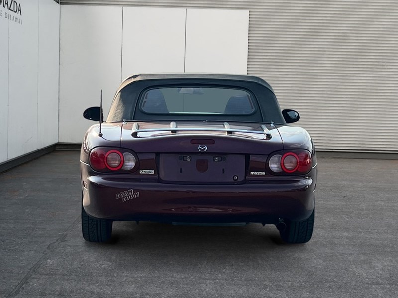 2003 Mazda MX-5 Miata 2dr Conv Manual
