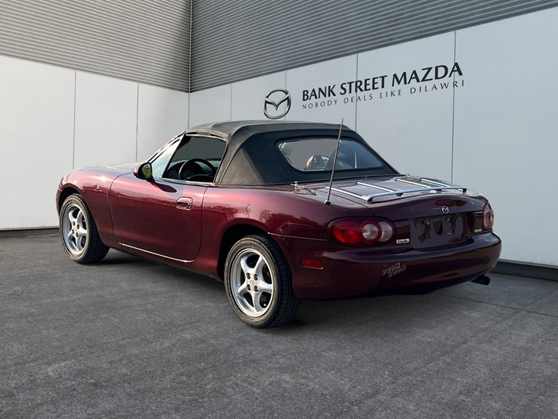 2003 Mazda MX-5 Miata 2dr Conv Manual