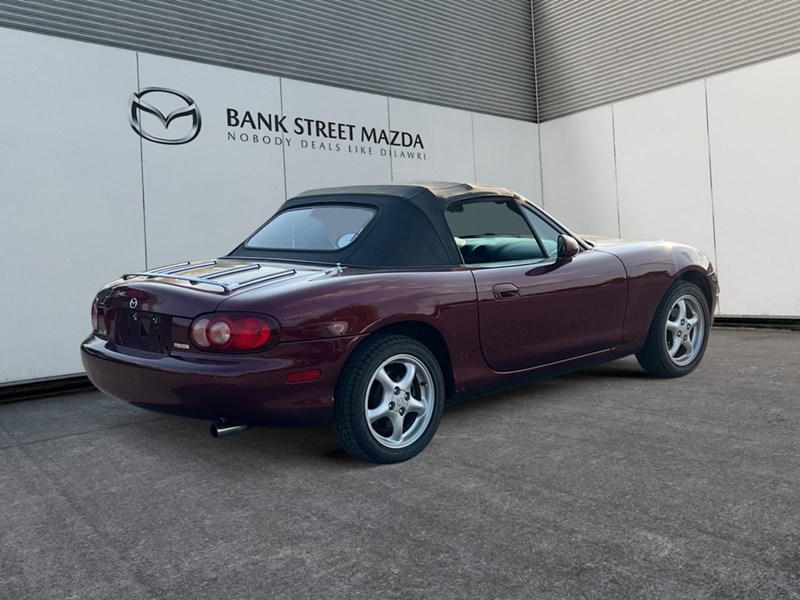 2003 Mazda MX-5 Miata 2dr Conv Manual