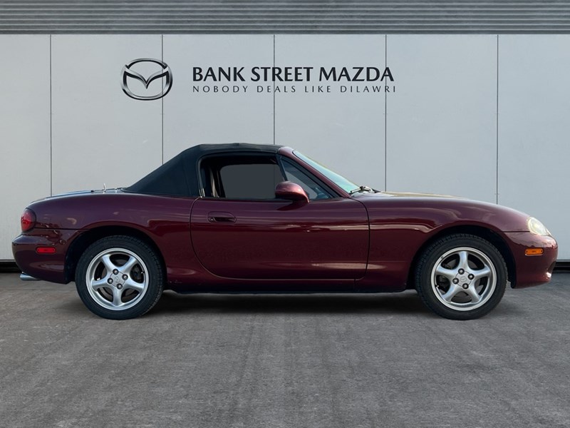 2003 Mazda MX-5 Miata 2dr Conv Manual