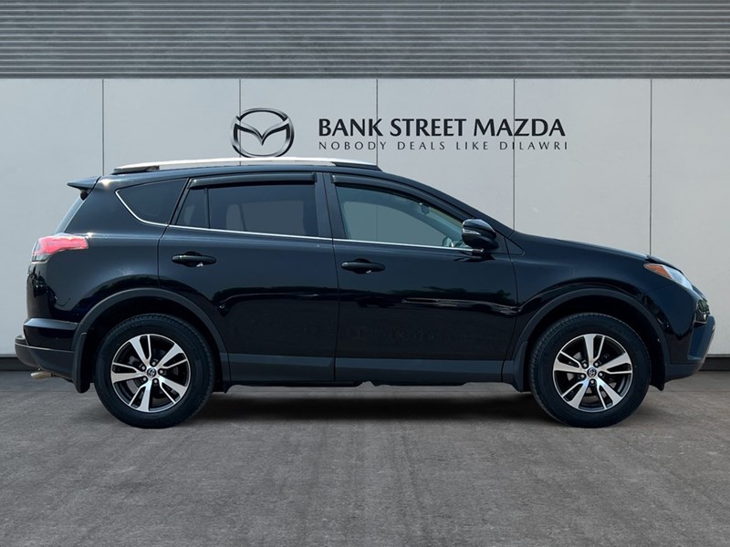 2018 Toyota RAV4 AWD LE
