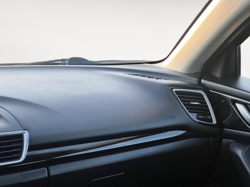 2015  Mazda3 Sport 4dr HB Sport Auto GX