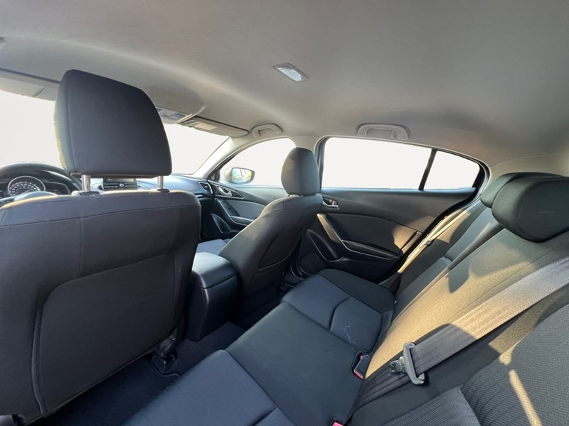 2015  Mazda3 Sport 4dr HB Sport Auto GX
