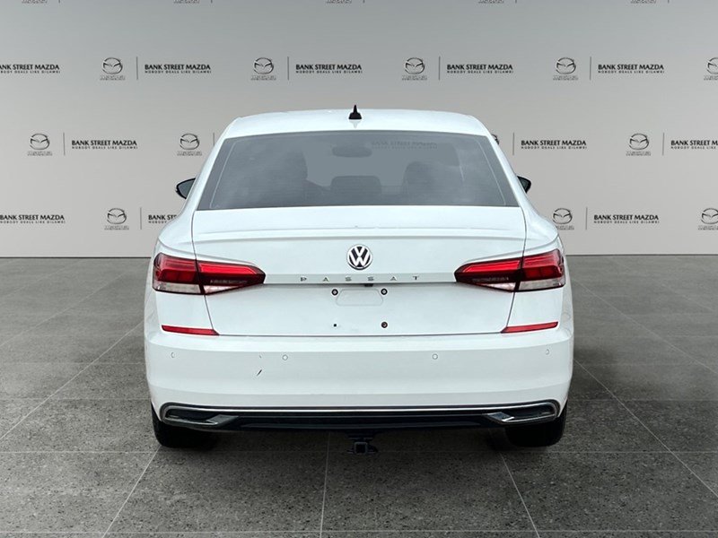 2020 Volkswagen Passat Highline Auto