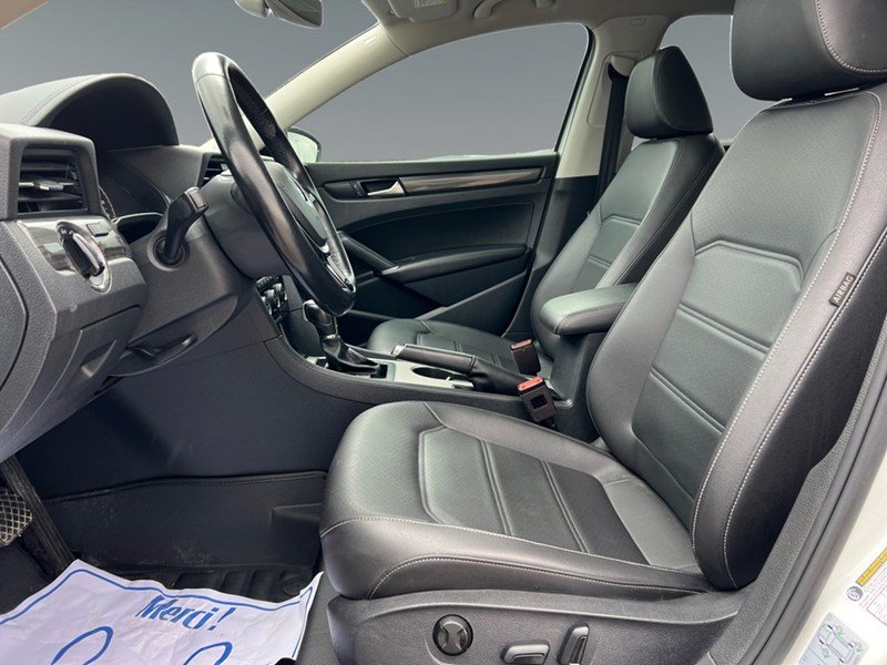 2020 Volkswagen Passat Highline Auto
