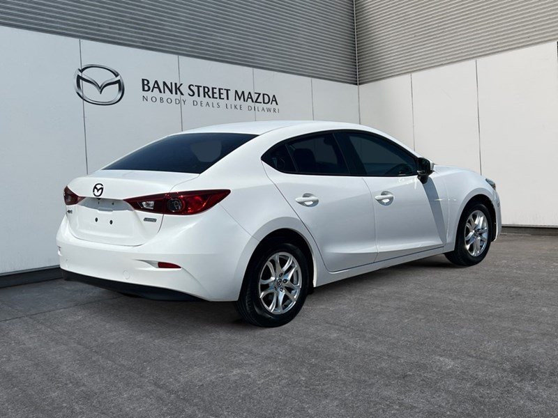 2017  Mazda3 4dr Sdn Man GX