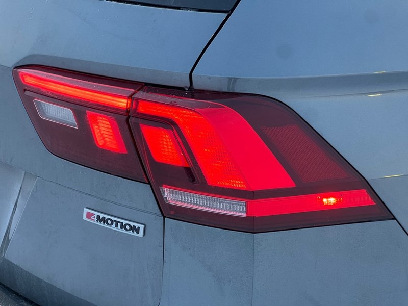 2021 Volkswagen Tiguan Highline 4MOTION - Low Mileage - Clean CarFax - Dealer Serviced