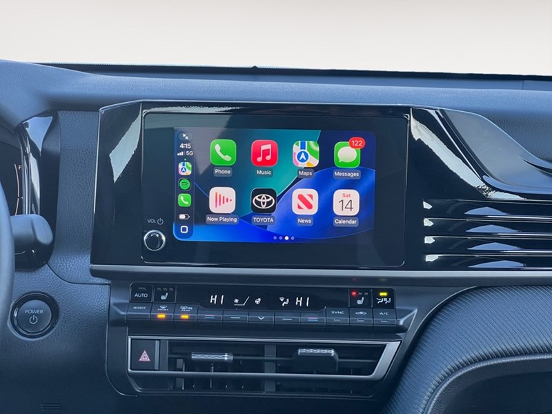 2025 Toyota Camry SE Hybrid - One Owner - Clean CarFax