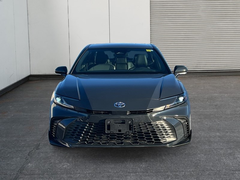 2025 Toyota Camry SE Hybrid - One Owner - Clean CarFax