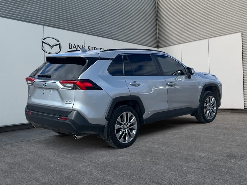 2024 Toyota RAV4 Hybrid Hybrid XLE AWD