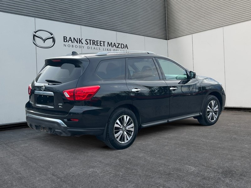 2019 Nissan Pathfinder 4x4 SL Premium