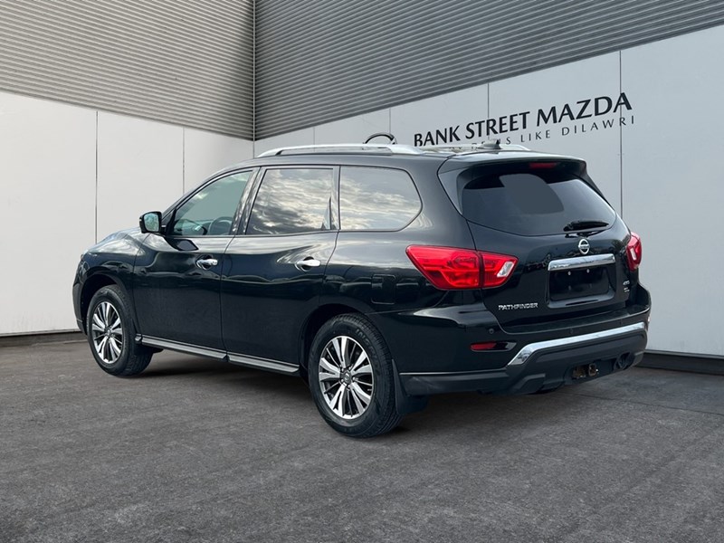 2019 Nissan Pathfinder 4x4 SL Premium