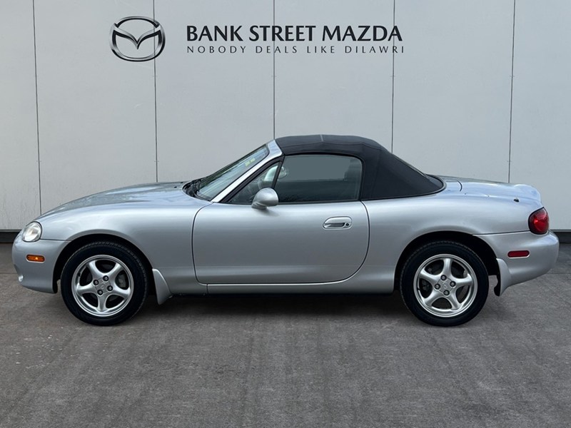 2002 Mazda MX-5 Miata Auto - Inc. 2 Year / 40,000 KM Powertrain Warranty