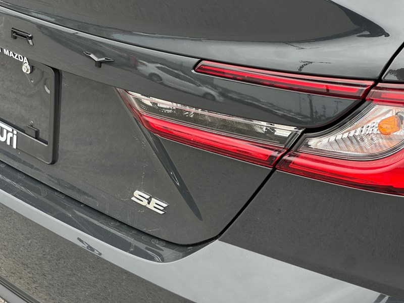 2025 Toyota Camry SE Hybrid - One Owner - Clean CarFax
