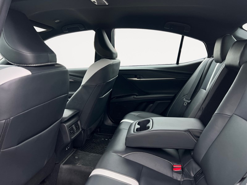 2025 Toyota Camry SE Hybrid - One Owner - Clean CarFax