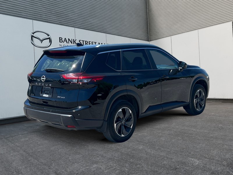 2024 Nissan Rogue AWD SV Moonroof