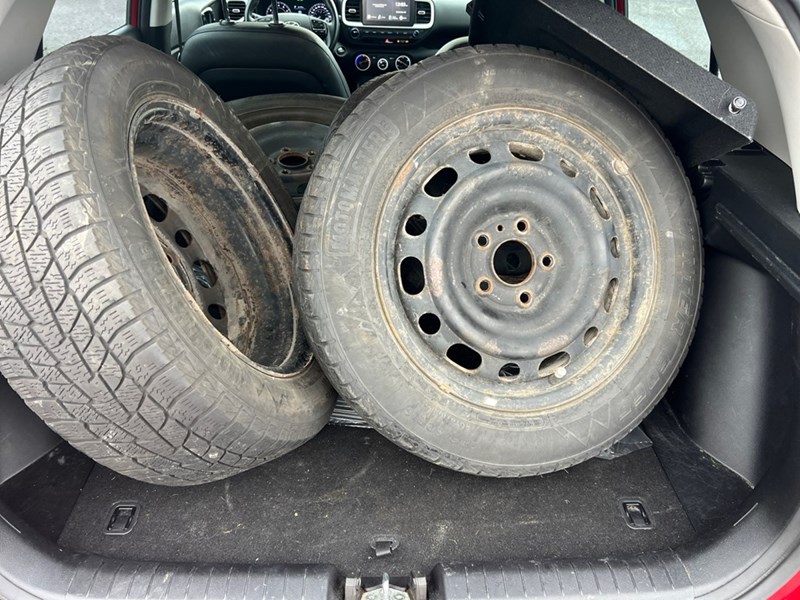 2021 Hyundai Venue Trend IVT w/Urban Pkg/Black Interior