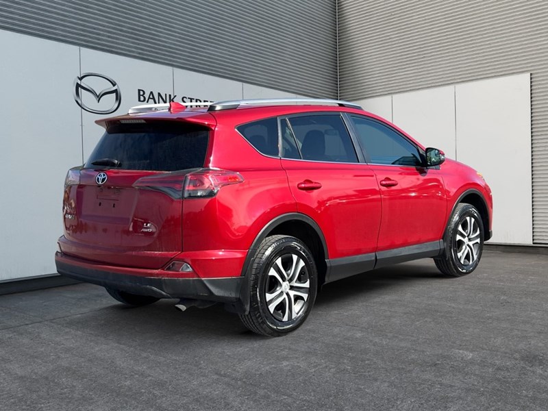 2017 Toyota RAV4 AWD 4dr LE