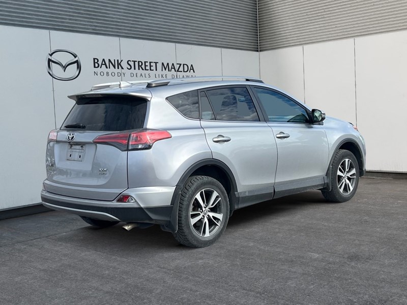 2018 Toyota RAV4 AWD XLE - Clean CarFax