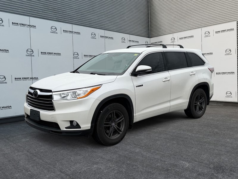 2016 Toyota Highlander Hybrid AWD 4dr LE - One Owner - Clean CarFax - Dealer Serviced